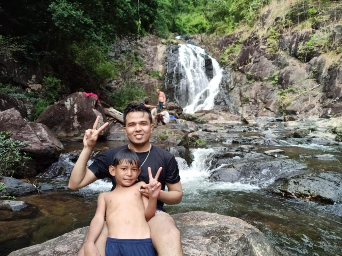 Bee Bee'S Chalets Home Stay And Trekking Banlung Bagian luar foto