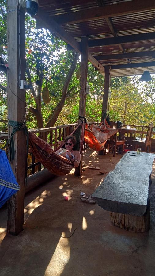 Bee Bee'S Chalets Home Stay And Trekking Banlung Bagian luar foto