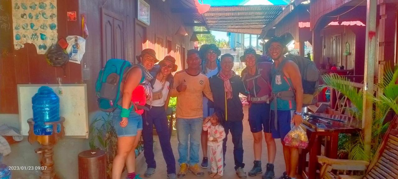 Bee Bee'S Chalets Home Stay And Trekking Banlung Bagian luar foto