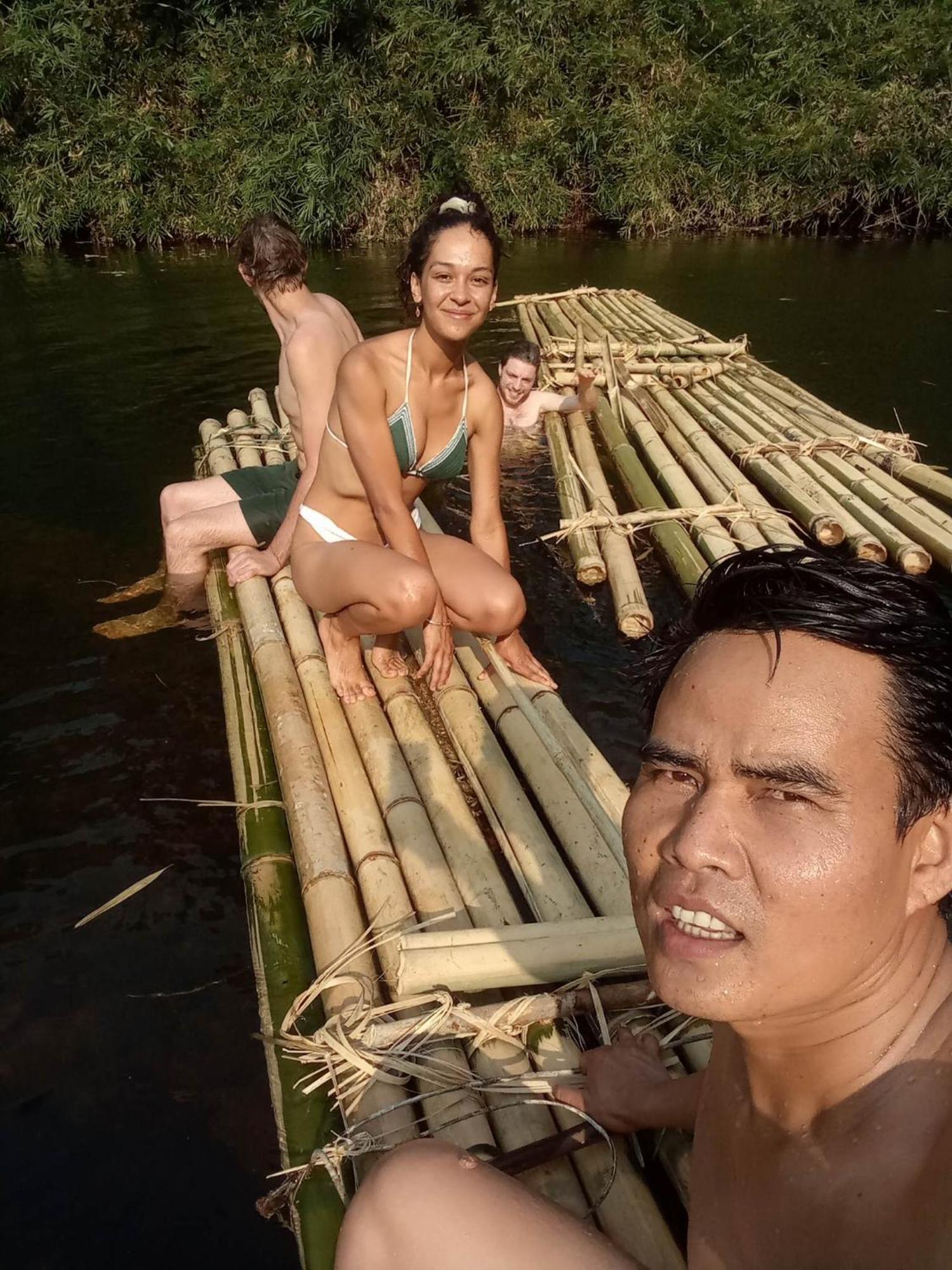 Bee Bee'S Chalets Home Stay And Trekking Banlung Bagian luar foto