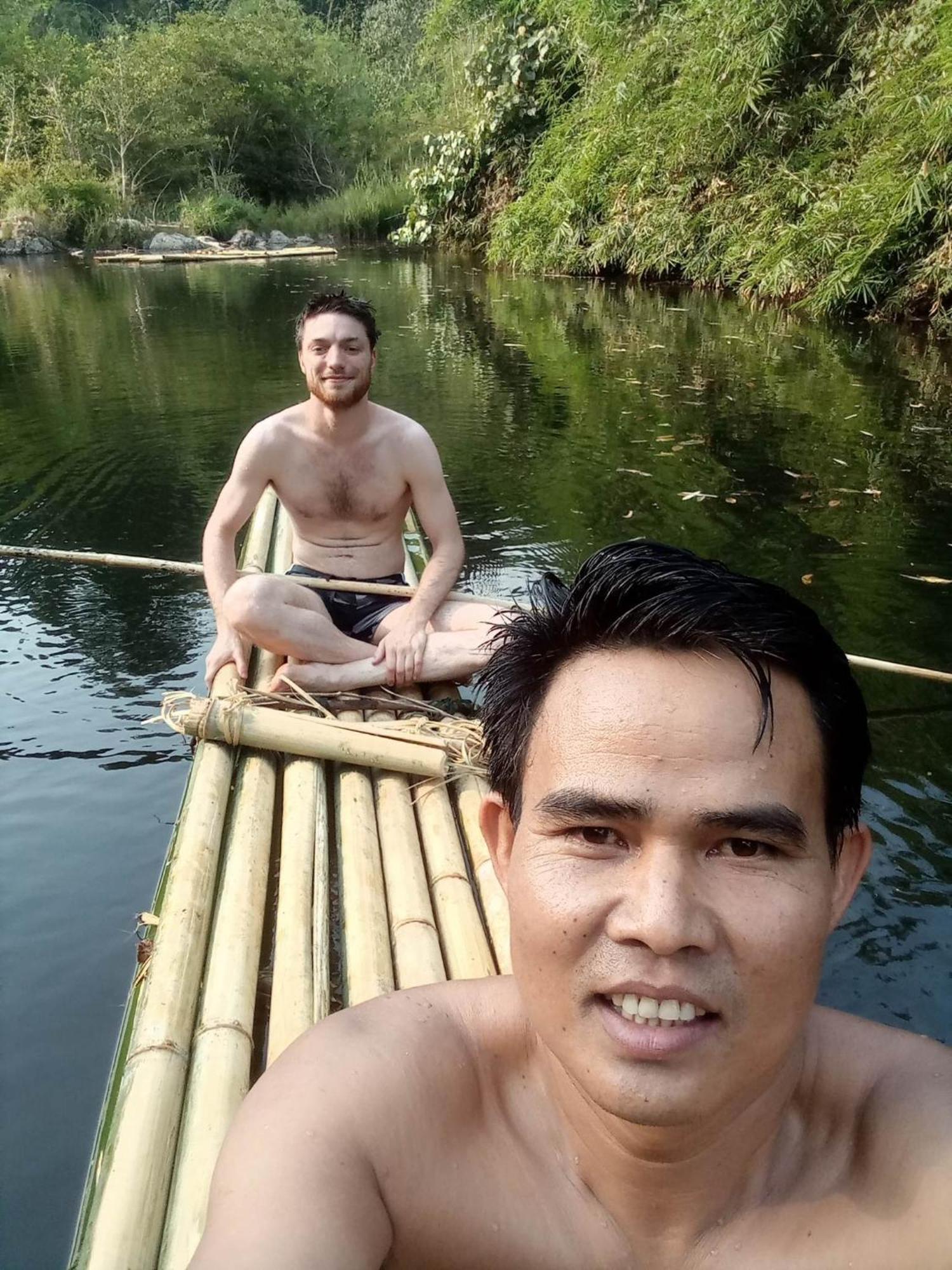 Bee Bee'S Chalets Home Stay And Trekking Banlung Bagian luar foto